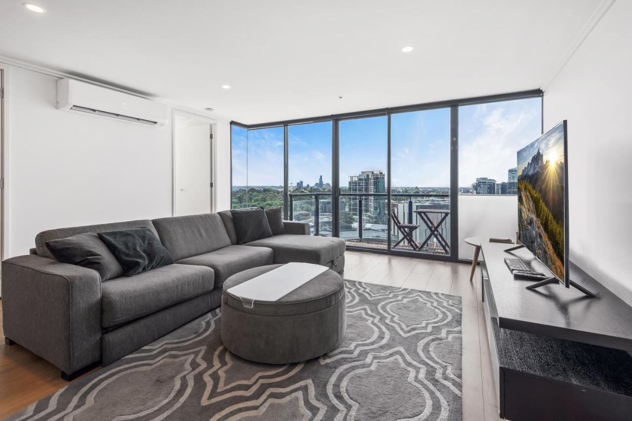 Apartment Executive Getaway With Views