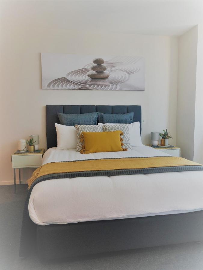 La Sky Boutique - Pool, & Sauna Apartment