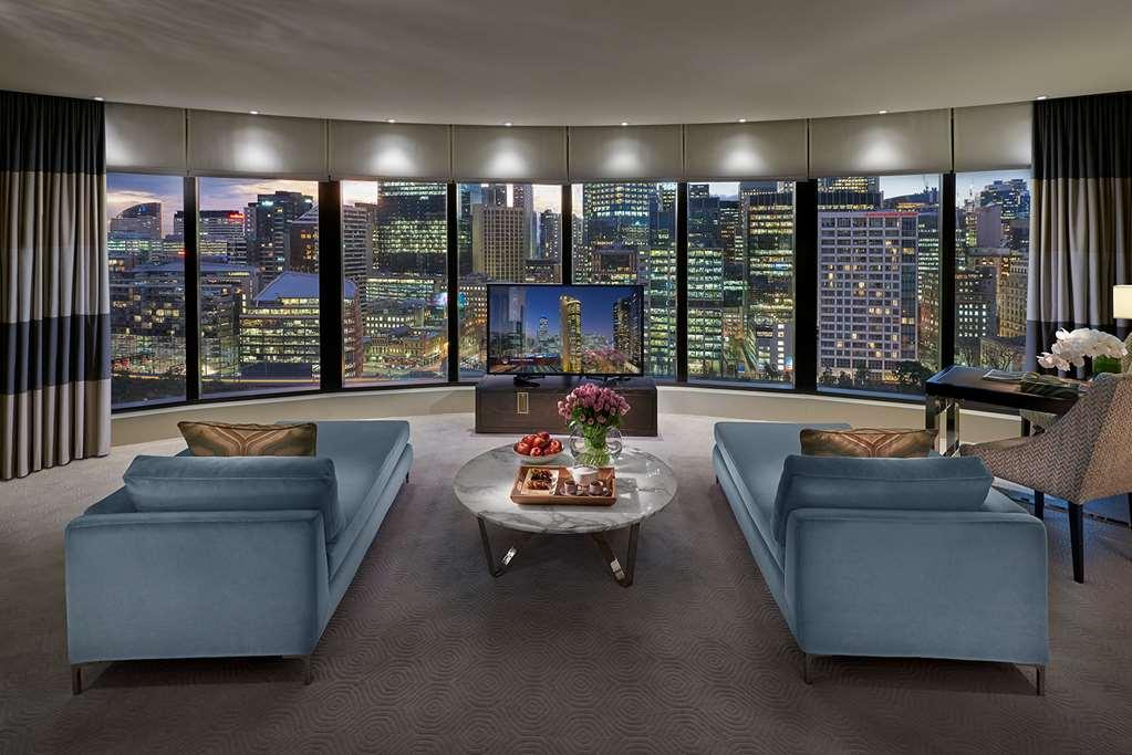 Hotel Crown Towers 5*