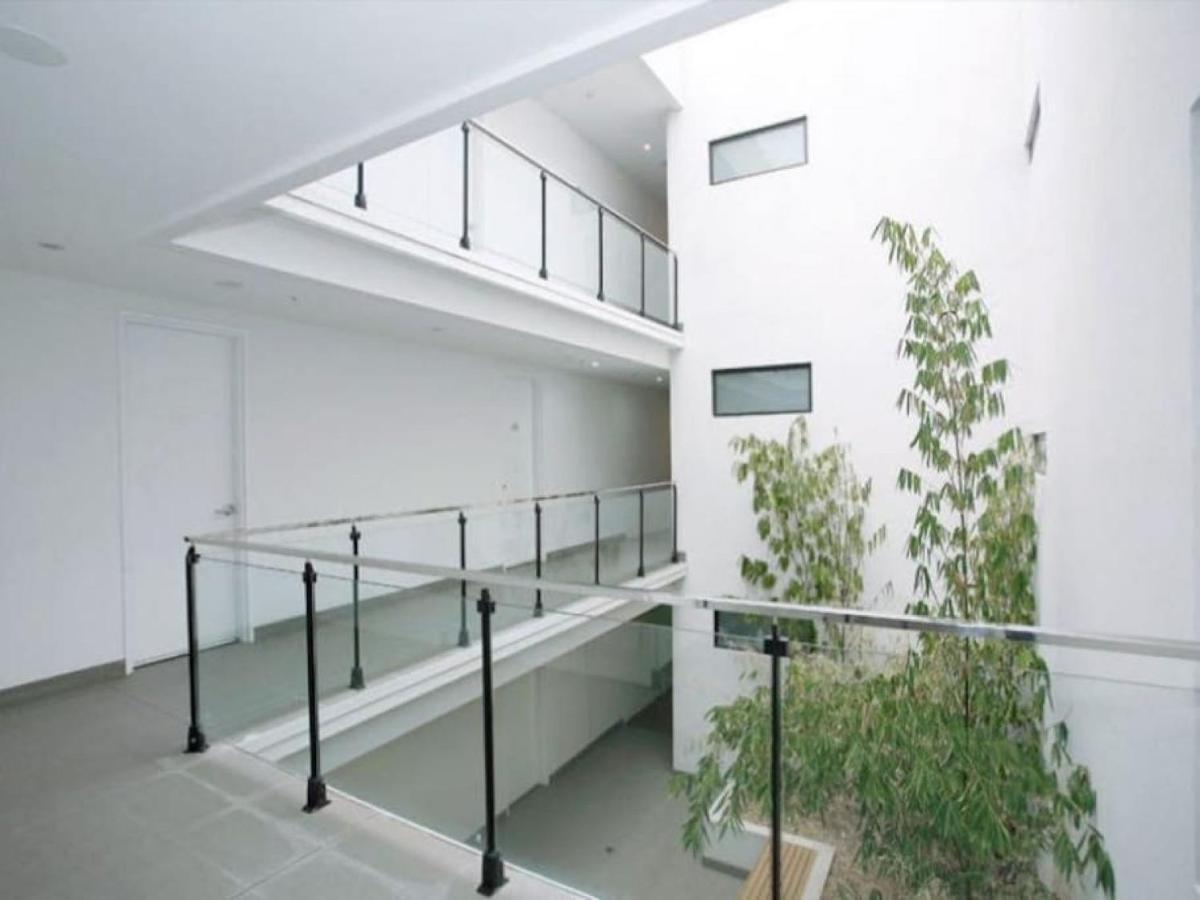 Readyset At Charman Apartment