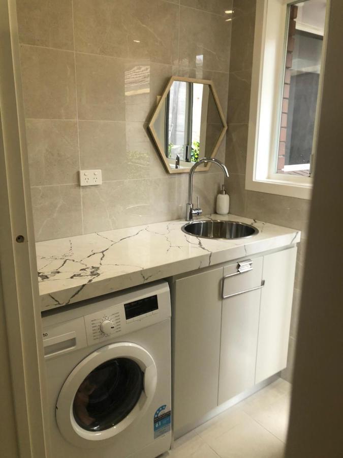 Relax And Unwind- Furnished 3 Bd Unit * Melbourne