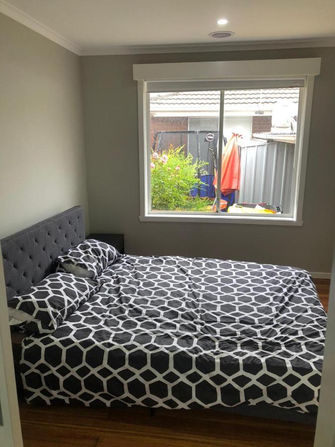 Apartment Relax And Unwind- Furnished 3 Bd Unit *