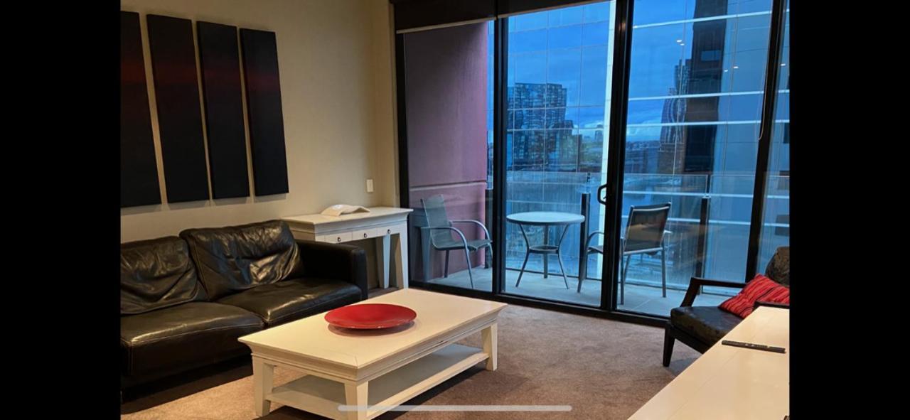 Akom At Docklands Aparthotel Melbourne