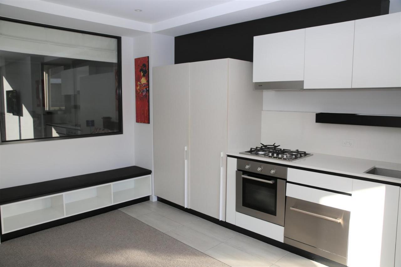Leroy St Kilda Apartment *