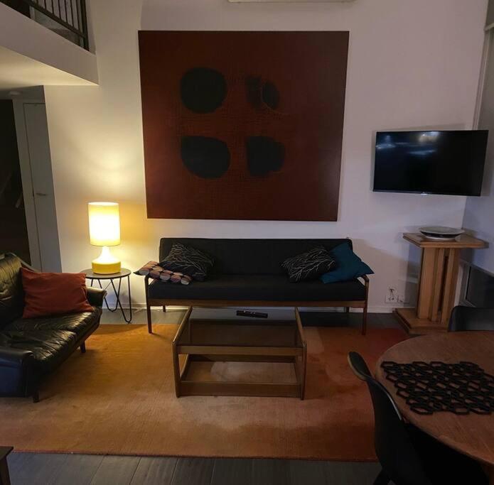 Spacious Split-level 3-bed Apartment