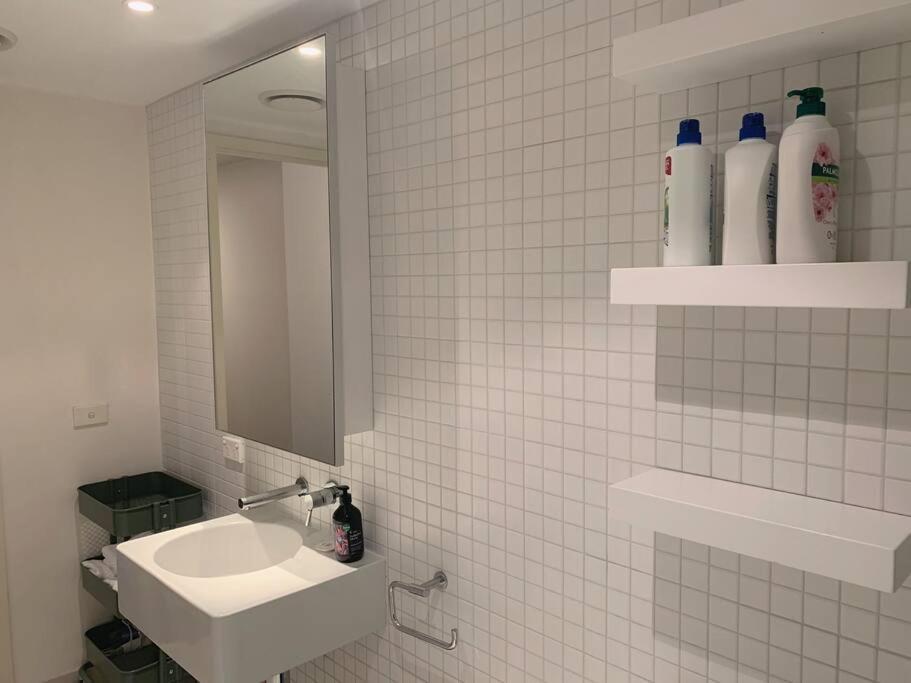 Apartment Light-filled In A Dream Location 150m Away From University Of Melbourne