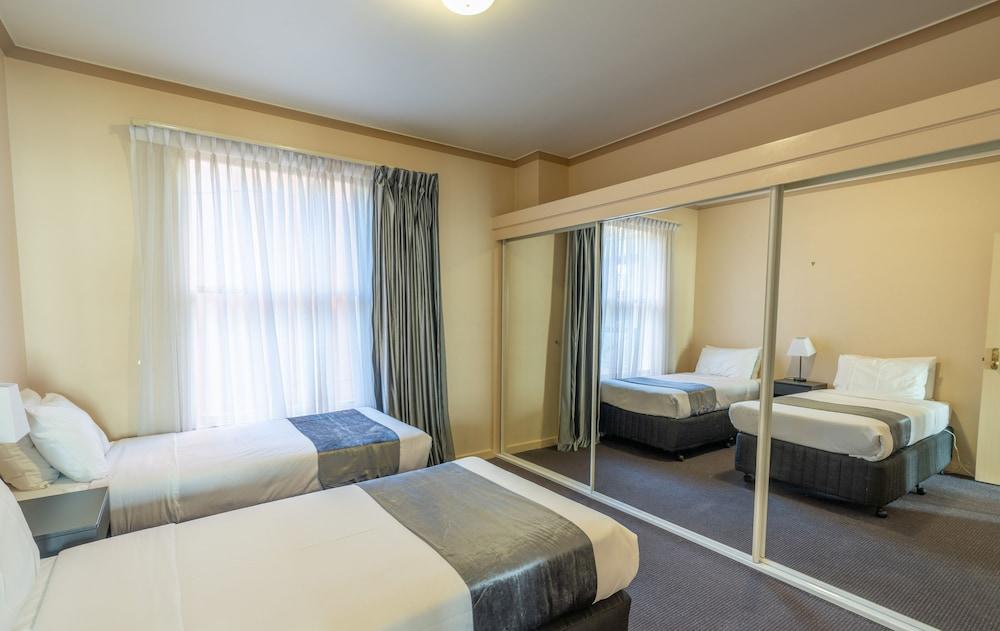 Clocktower Aparthotel 3*