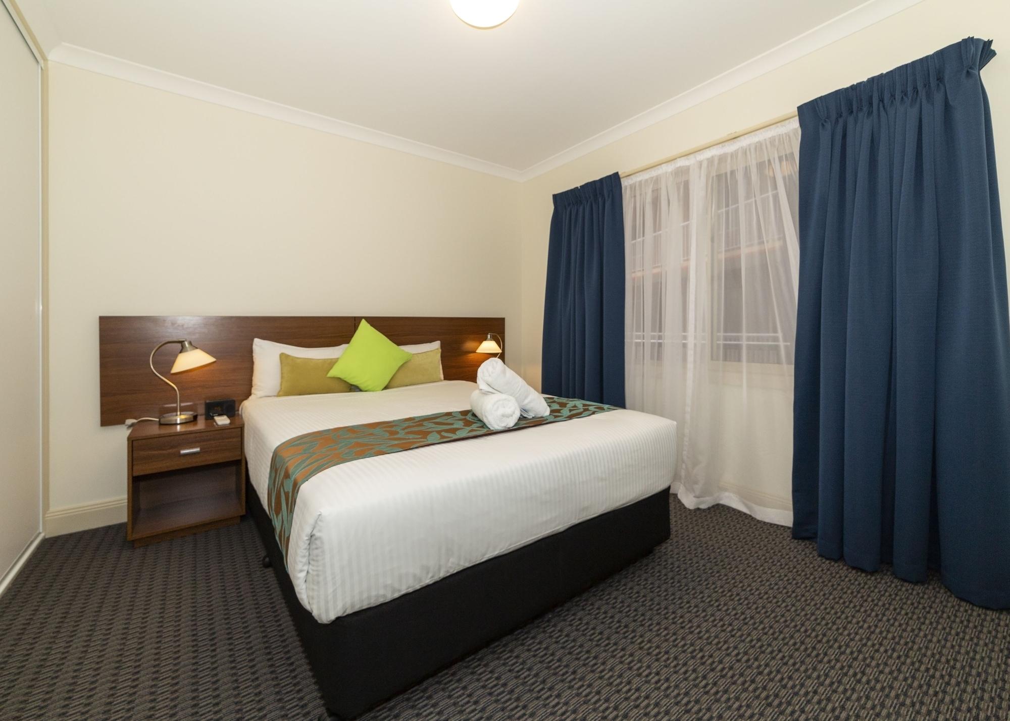 Amazing Accommodations: St Kilda Aparthotel Melbourne