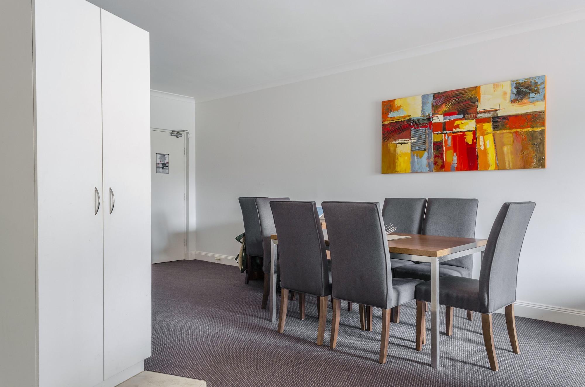 Amazing Accommodations: St Kilda Aparthotel Melbourne