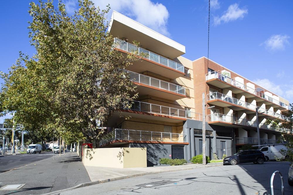 Amazing Accommodations: St Kilda Aparthotel Melbourne