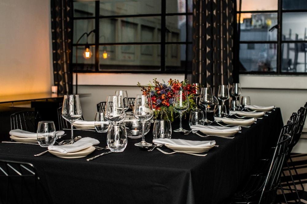 Hotel Adelphi