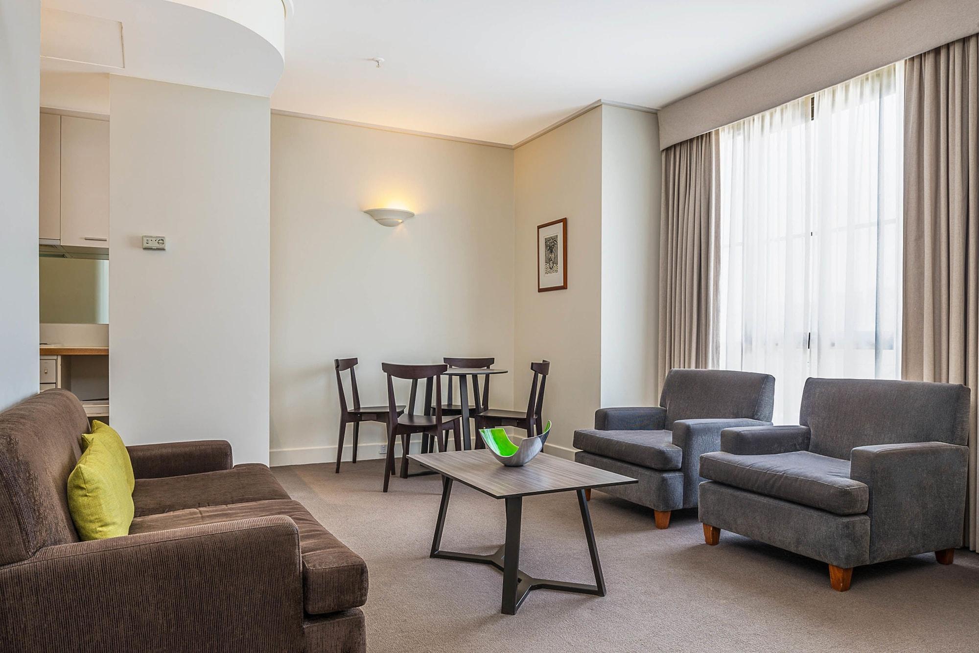 Mantra On Jolimont Aparthotel Melbourne