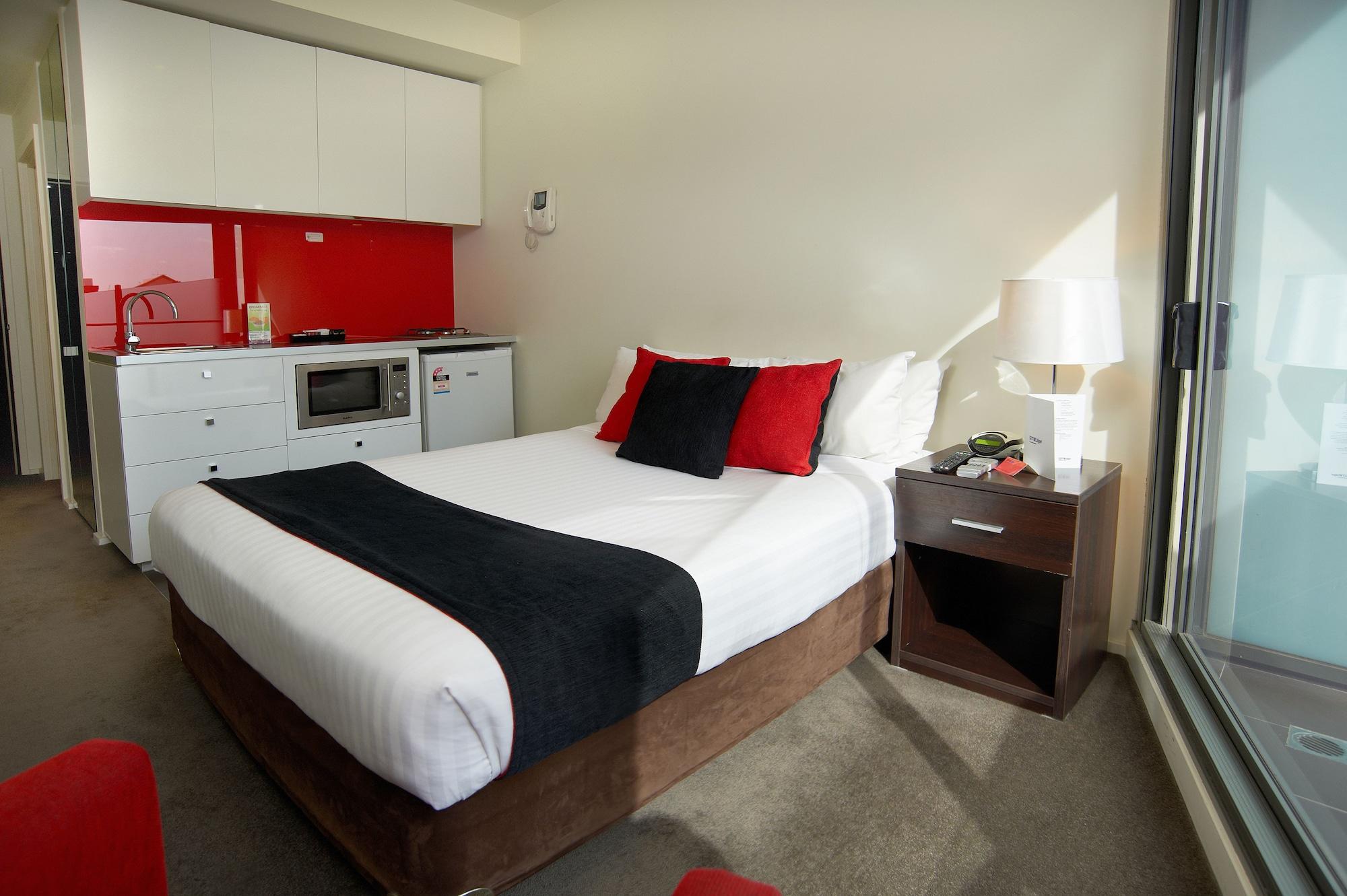 Comfort On Elizabeth 4*