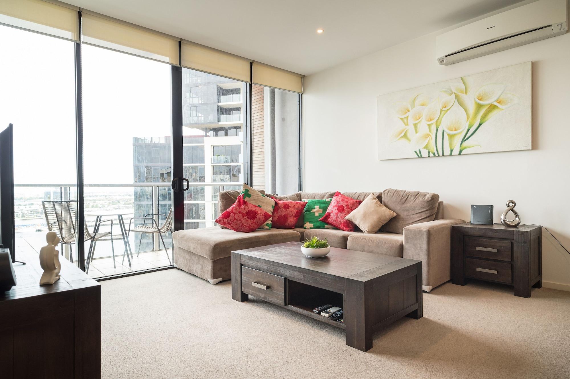 Akom At Docklands Aparthotel