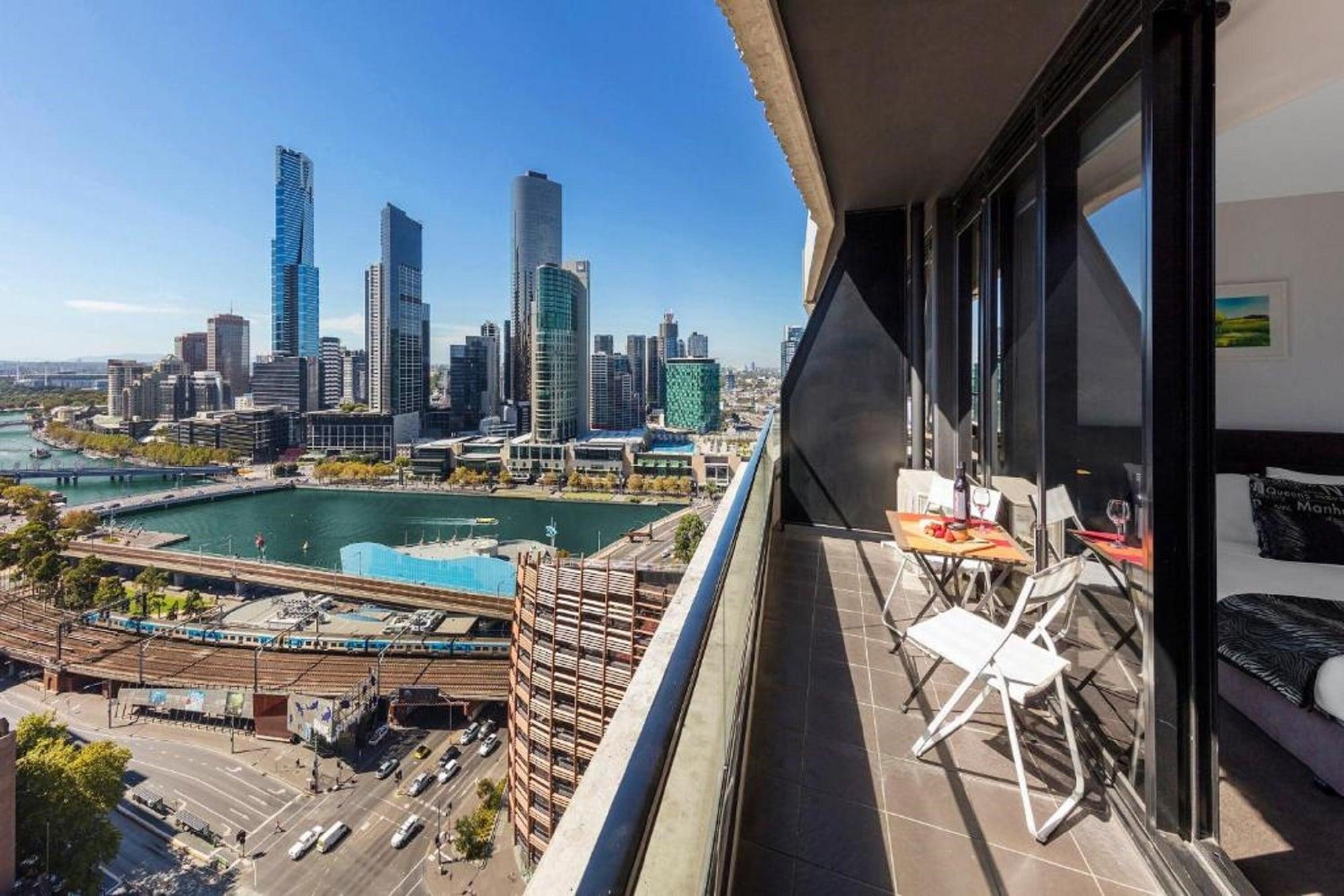 Aura On Flinders Serviced Apartment *