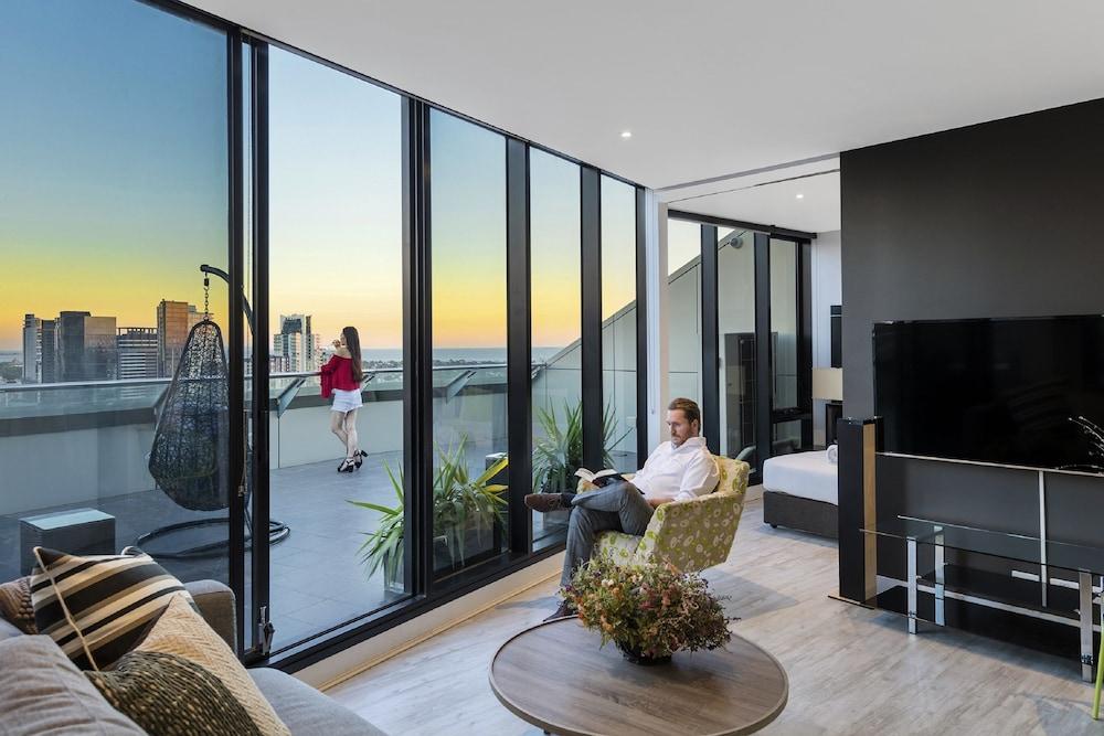 Apartment Aura On Flinders Serviced