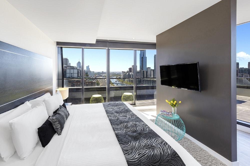 Aura On Flinders Serviced Apartment