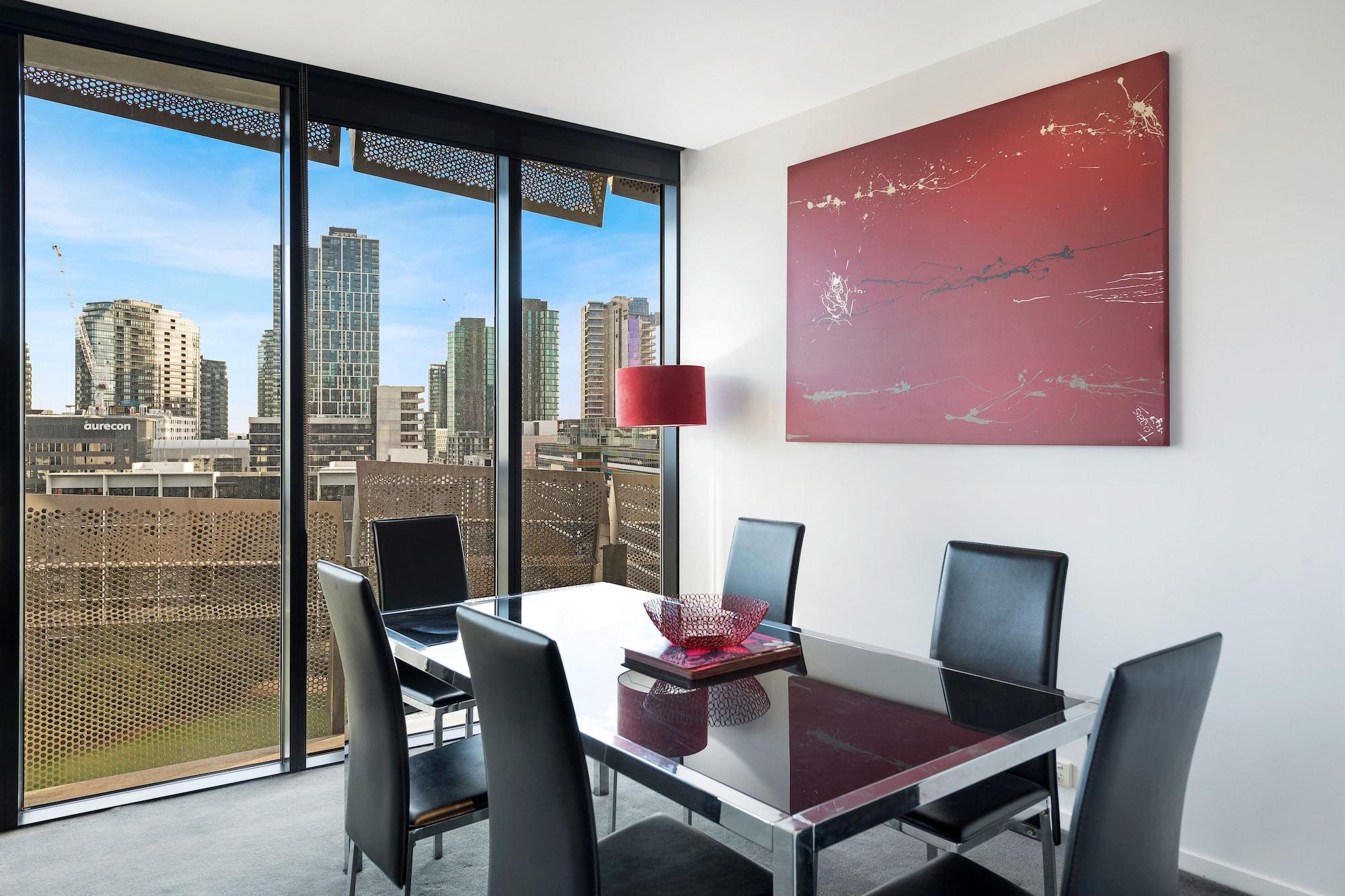 Docklands Executive - *