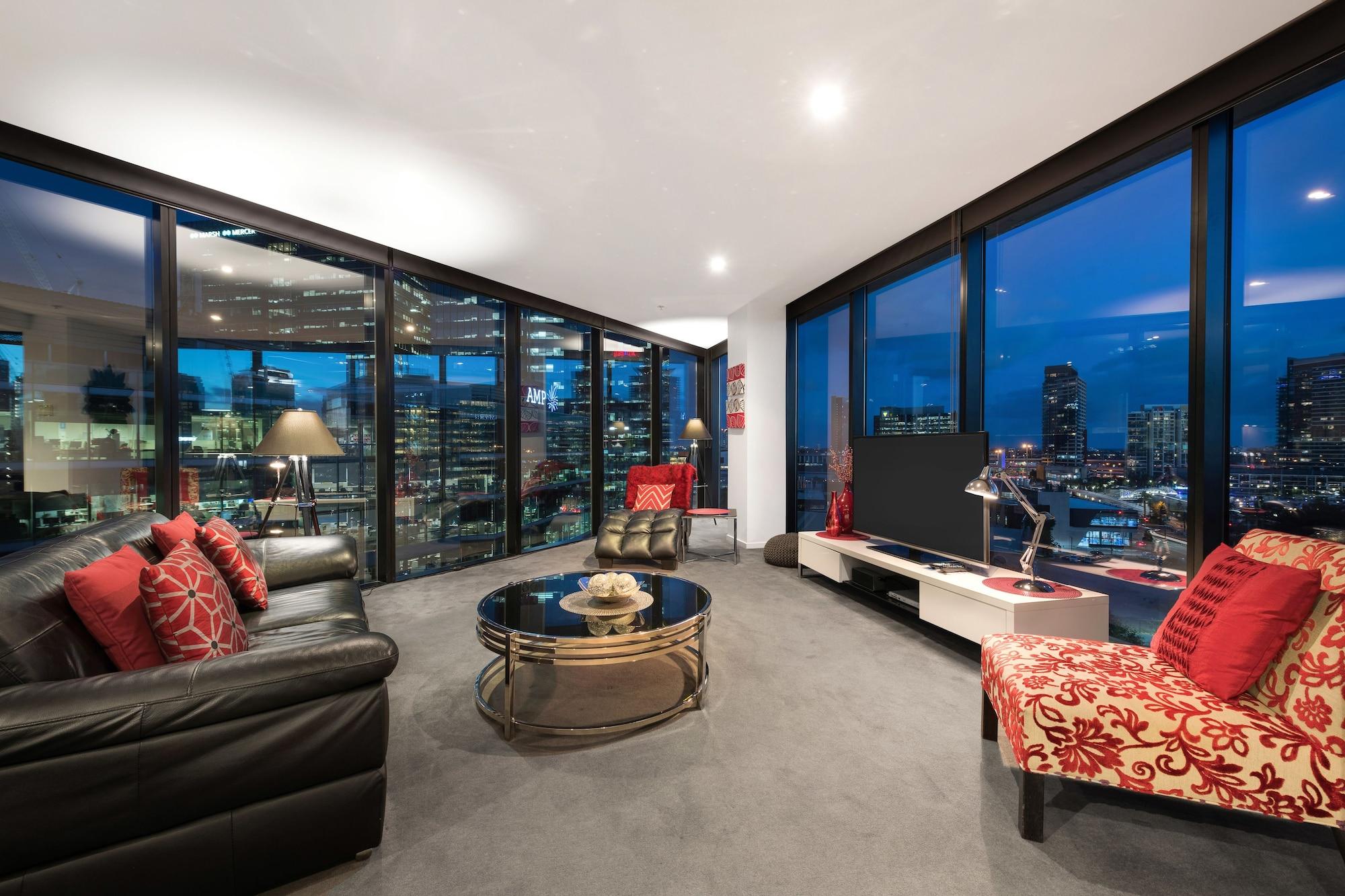 Docklands Executive - *