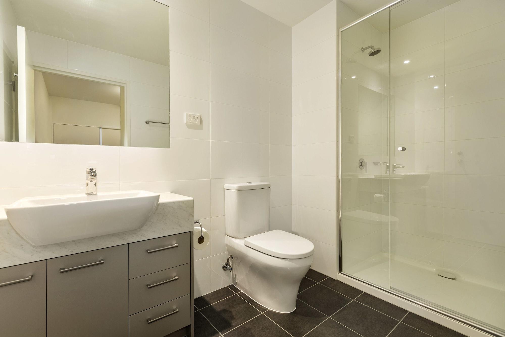 Quest Airport Aparthotel