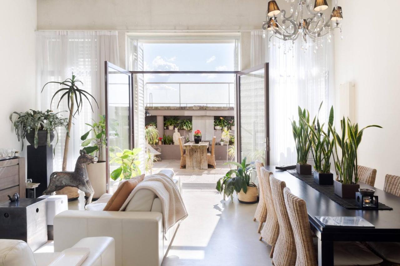 Villa Architectural Home, Pool Oasis/ Steps From Trendy Chapel St. *