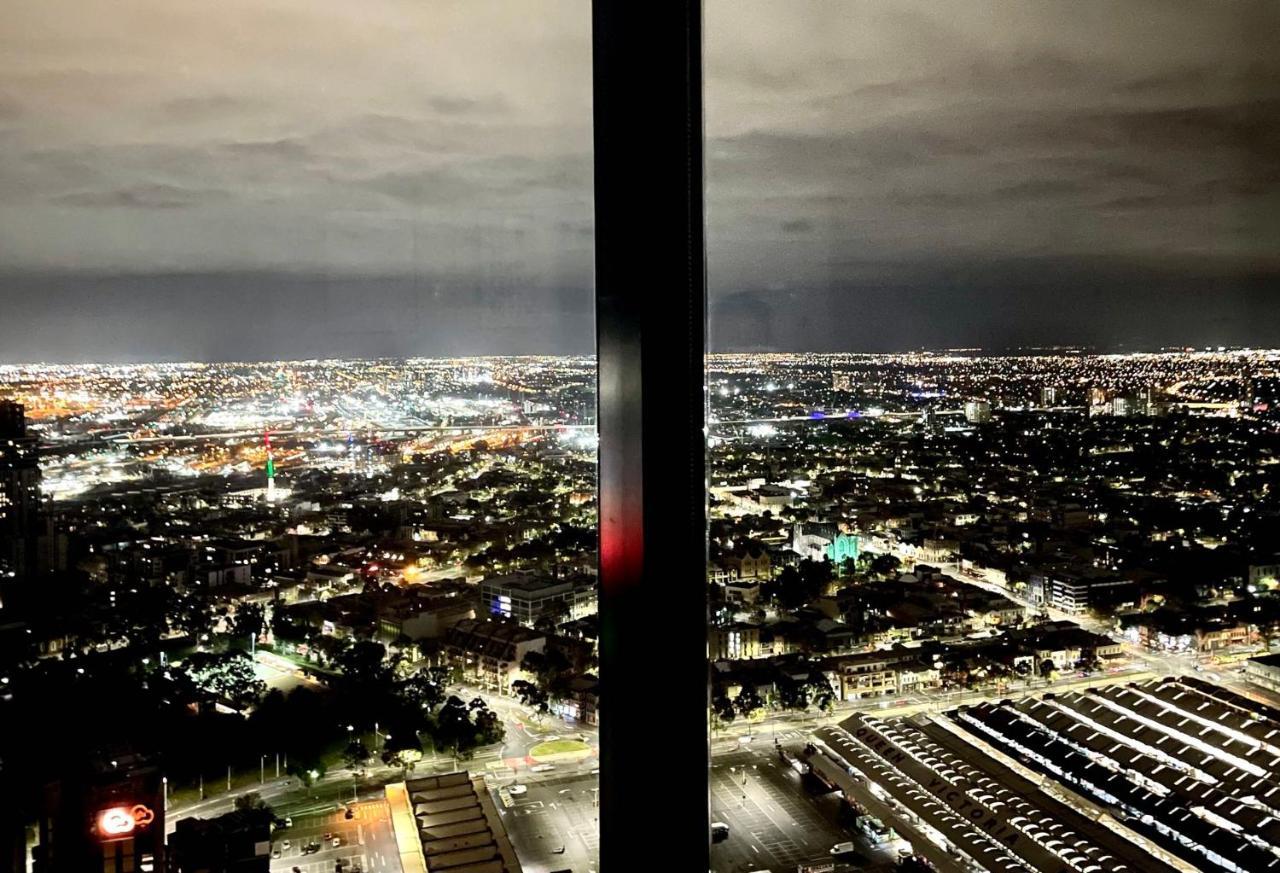 Eq Tower Modern Cbd Apartment Melbourne