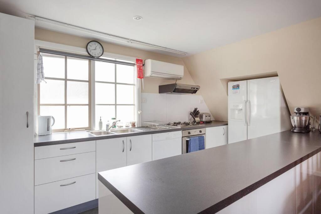 Upstairs With Street Access Apartment