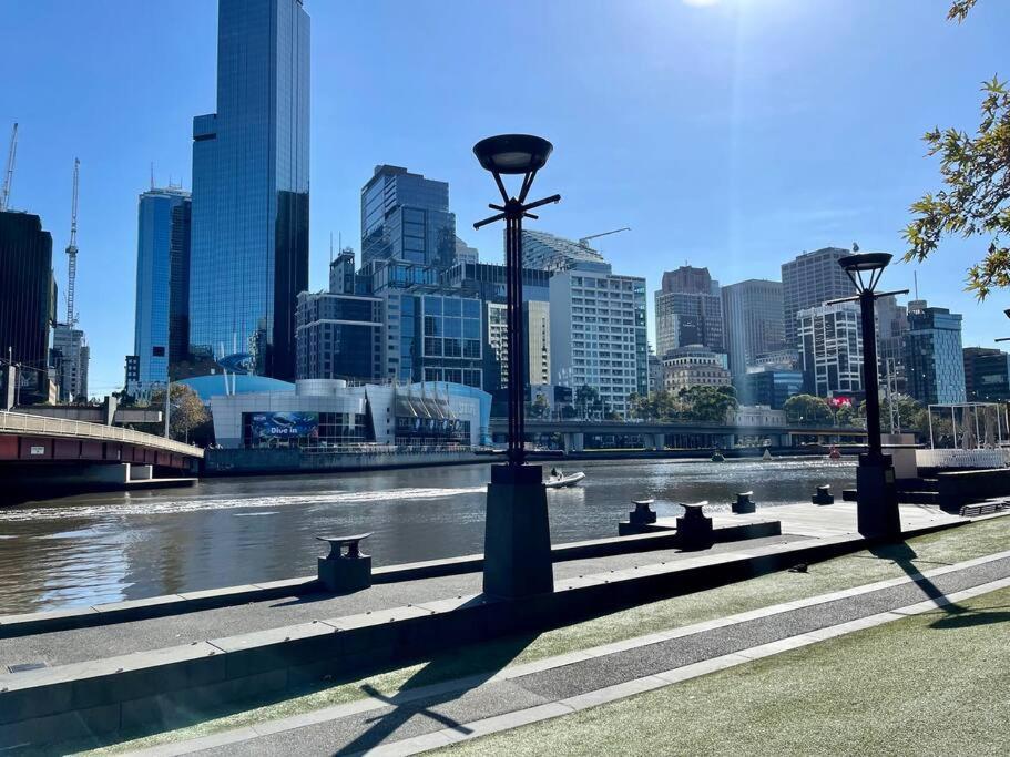 Morgan Place: Cbd On Flinders Lane Apartment