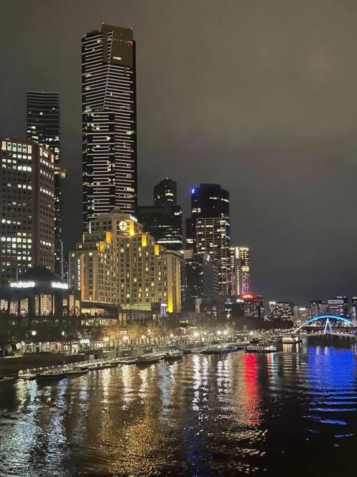 Morgan Place: Cbd On Flinders Lane Apartment Melbourne