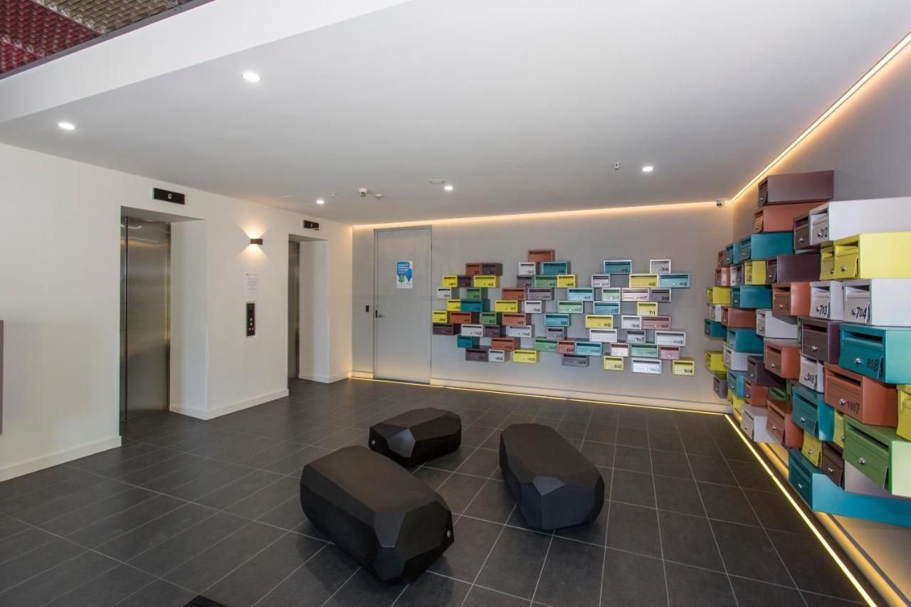 The Icon Building; 7th Floor 2bd 2bath Apartment Melbourne