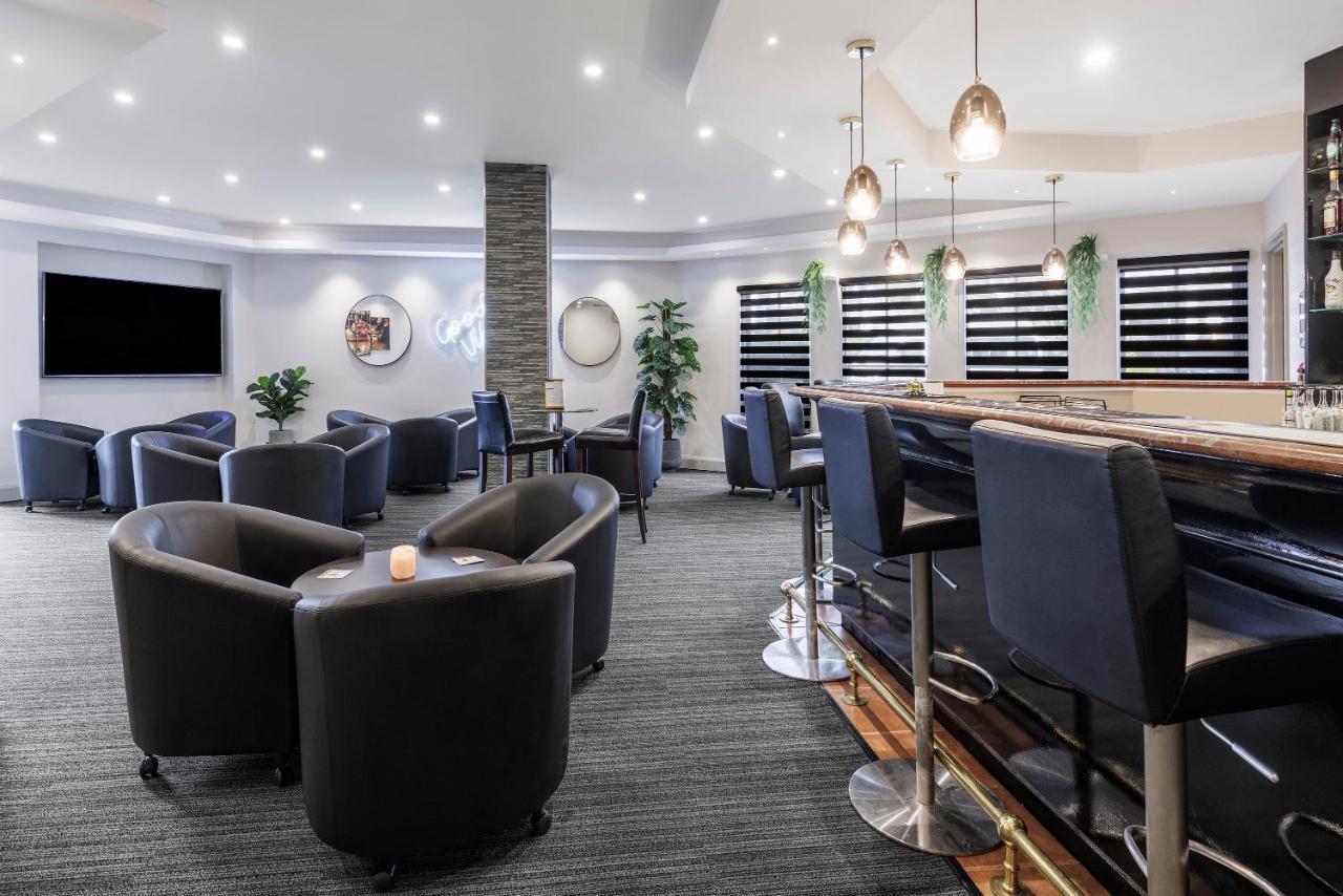 Quality Airport Hotel 3*