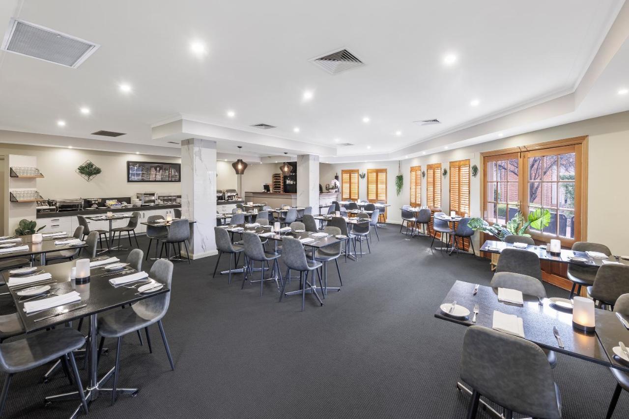 Quality Airport Hotel 3*