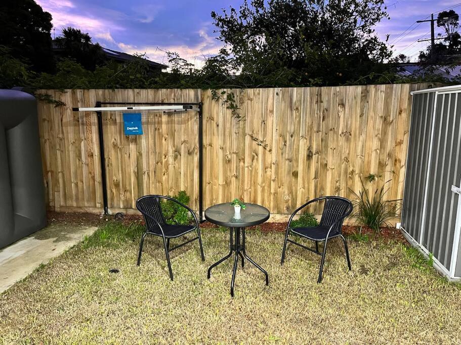 Brand New Modern 2 Bedroom At Airport!
