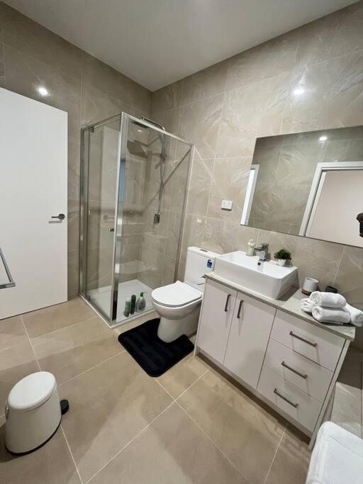 Brand New Modern 2 Bedroom At Airport! Melbourne