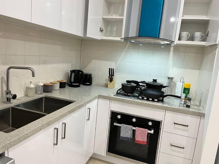 Holiday home Brand New Modern 2 Bedroom At Airport! Melbourne