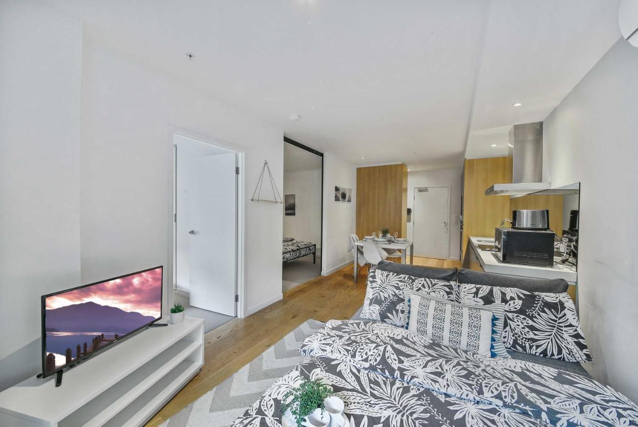 A Cozy & Stylish 2br Apt Near Southern Cross Apartment *