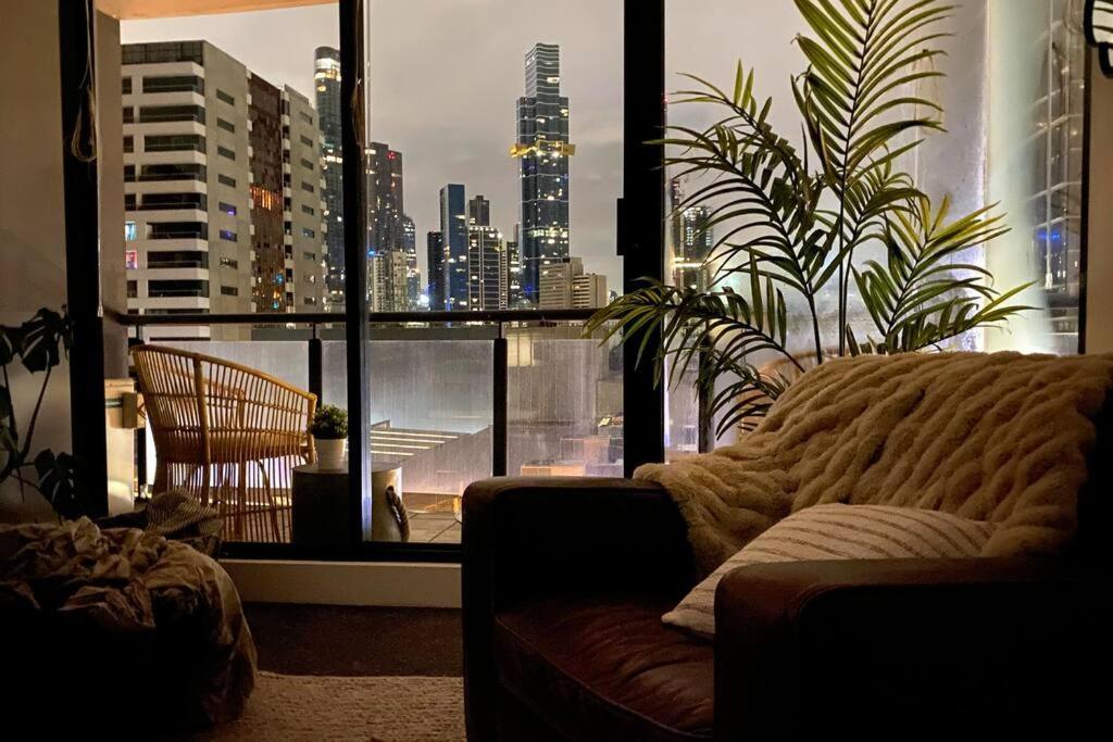Apartment On Wells - Direct Walk To Everything *