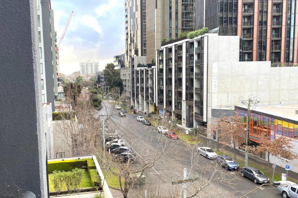 Apartment On Wells - Direct Walk To Everything Melbourne
