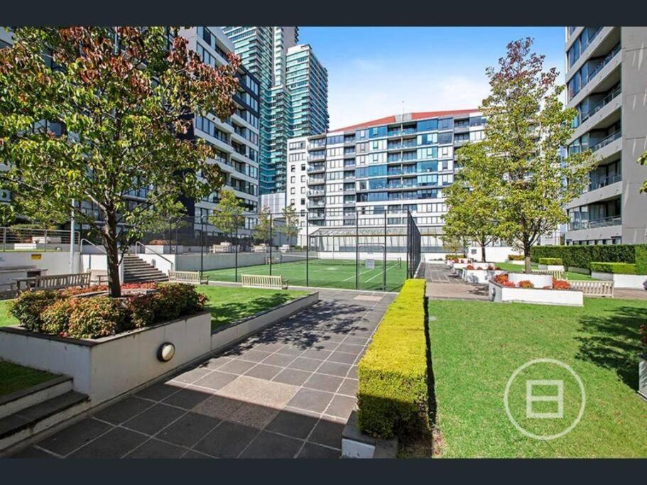 On Wells - Direct Walk To Everything Apartment Melbourne