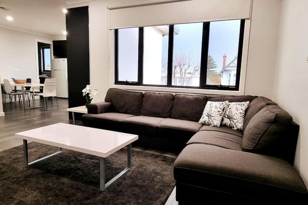 Spacious Modern - St Kilda East Apartment Melbourne