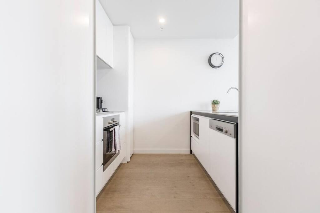 Modern 2 Beds With Amazing View Apartment Melbourne