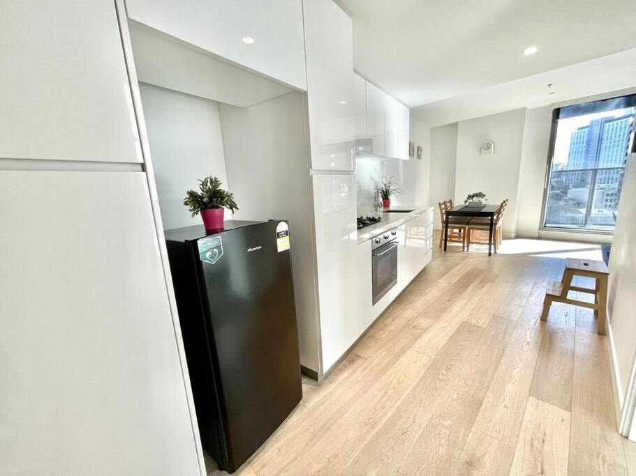 1 Bedroom Modern Near Crown And Cbd Apartment Melbourne