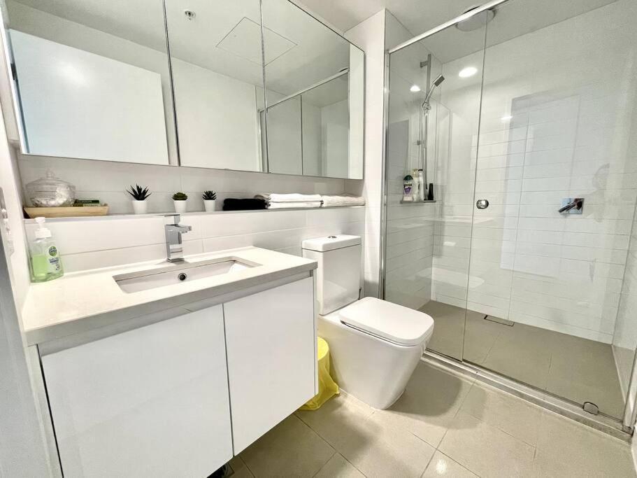1 Bedroom Modern Near Crown And Cbd Apartment *