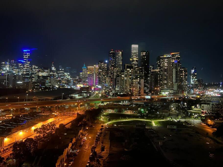 Modern 2 Beds With Amazing View Melbourne