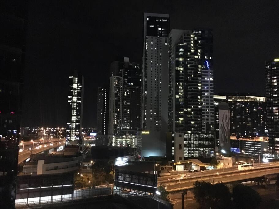 1 Bedroom Modern Near Crown And Cbd * Melbourne