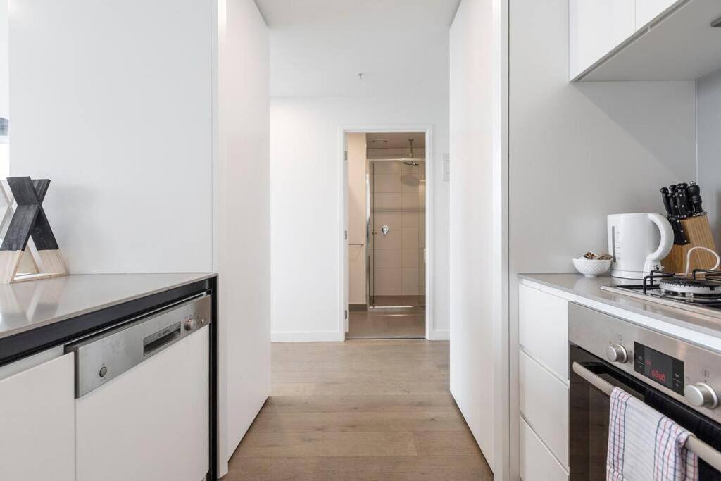 Modern 2 Beds With Amazing View Apartment *