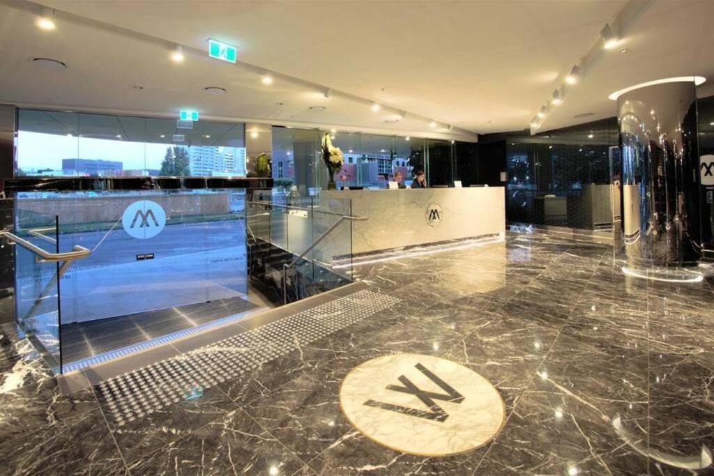 Apartment 1 Bedroom Modern Near Crown And Cbd *