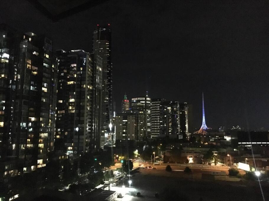1 Bedroom Modern Near Crown And Cbd Apartment Melbourne