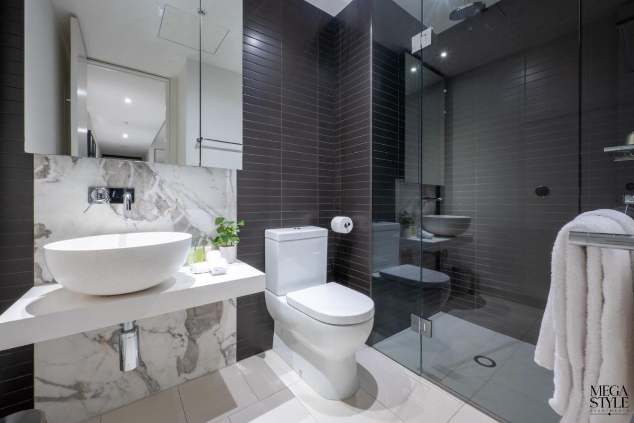 Mega Style Flinders St Apartment *