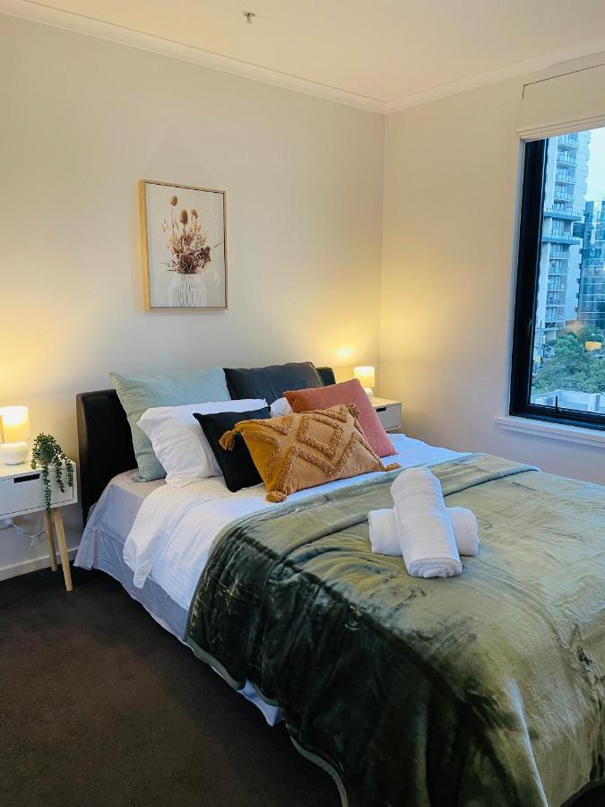 South 2 Bedroom * Melbourne